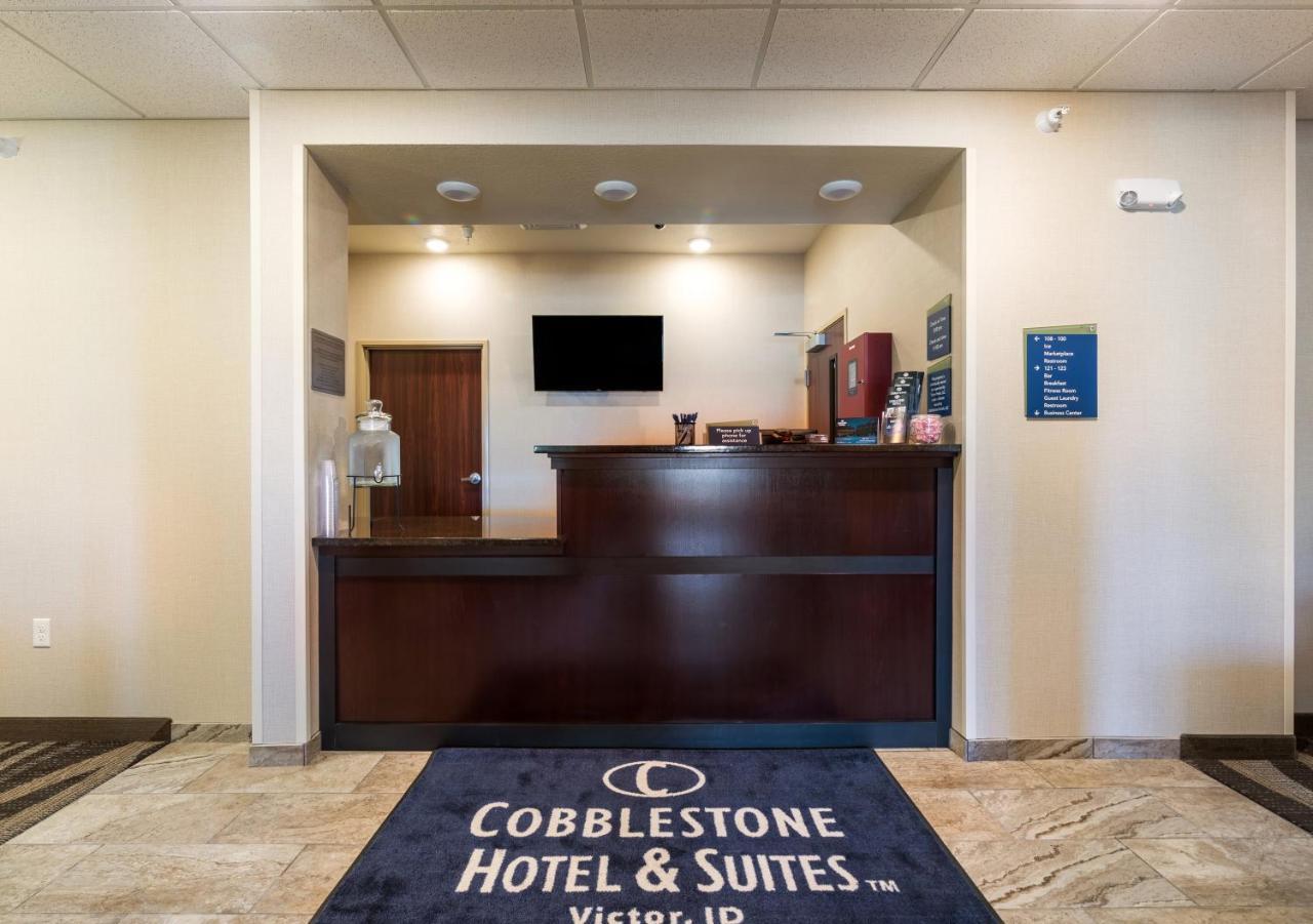 Cobblestone Hotel & Suites - Victor Buitenkant foto