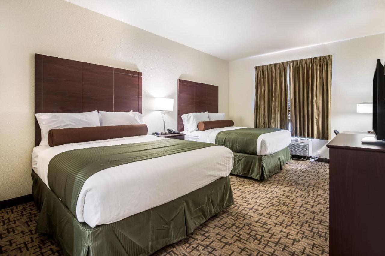 Cobblestone Hotel & Suites - Victor Buitenkant foto